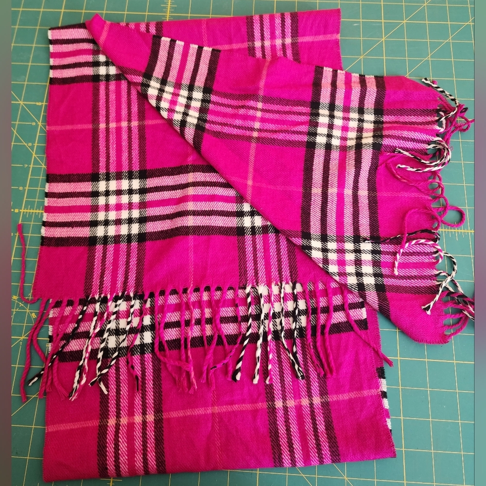 Cashmere-like scarf